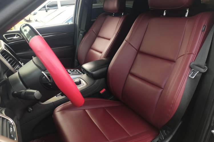 Used Jeep Grand Cherokee 2014 3.0L Comfort Navigation Edition Left Front Seat
