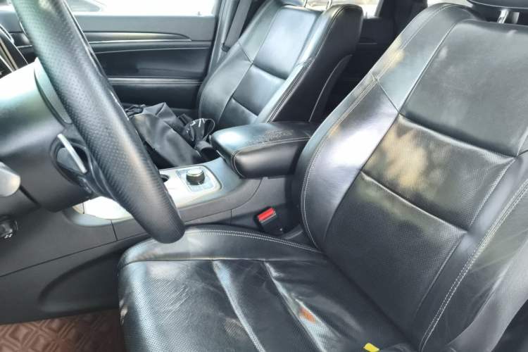 Used Jeep Grand Cherokee 2014 3.6L Elite Navigation Edition Left Front Seat