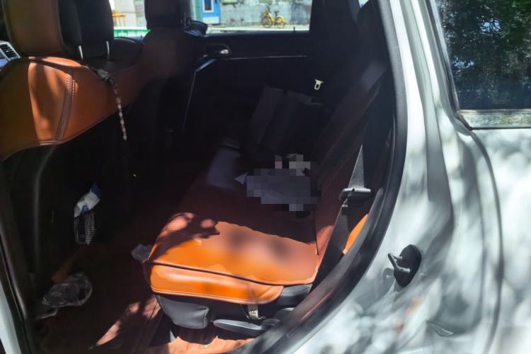 Used Jeep Grand Cherokee 2014 3.0L Comfort Navigation Edition Left Rear Seat