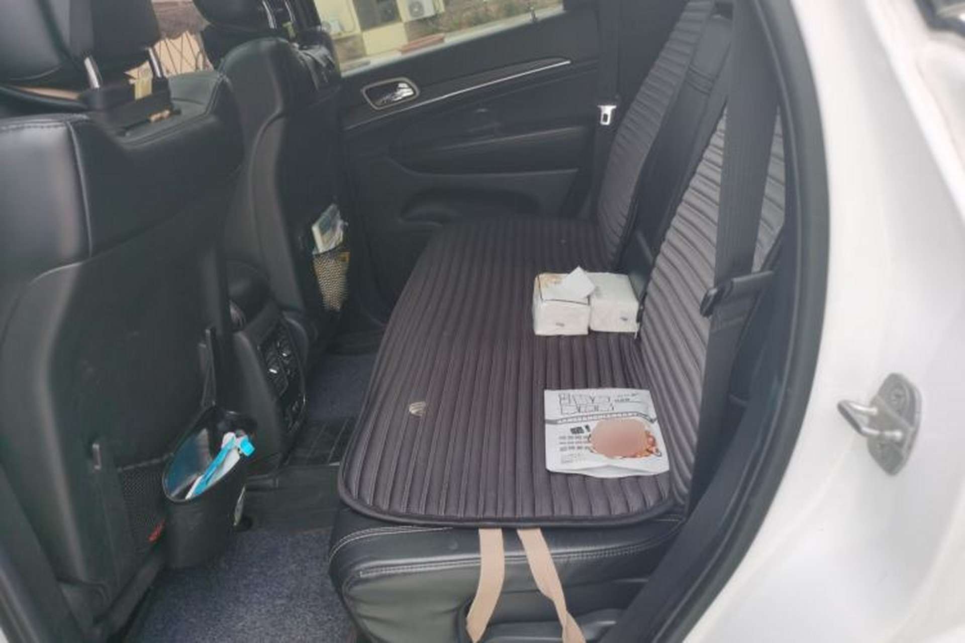 Used Jeep Grand Cherokee 2014 3.0L Comfort Navigation Edition Left Rear Seat