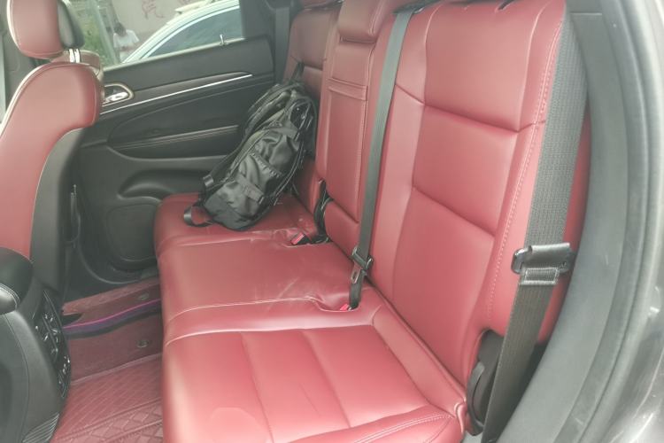 Used Jeep Grand Cherokee 2014 3.0L Comfort Navigation Edition Left Rear Seat