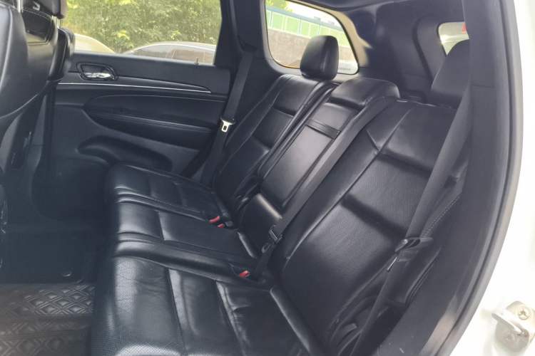 Used Jeep Grand Cherokee 2014 3.6L Elite Navigation Edition Left Rear Seat