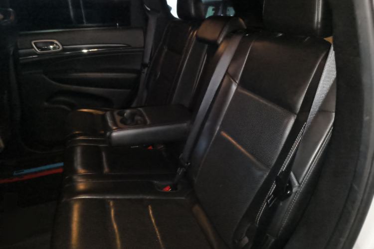 Used Jeep Grand Cherokee 2014 3.6L Elite Navigation Edition Left Rear Seat