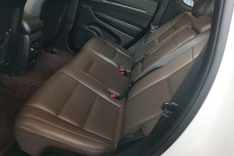 Used Jeep Grand Cherokee 2014 3.6L Elite Navigation Edition Left Rear Seat