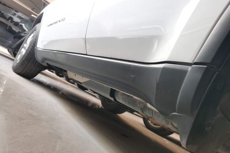 Used Jeep Grand Cherokee 2014 3.6L Elite Navigation Edition Left Side Sill