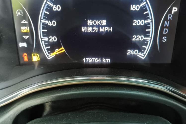 Used Jeep Grand Cherokee 2014 3.6L Elite Navigation Edition Odometer Close Up