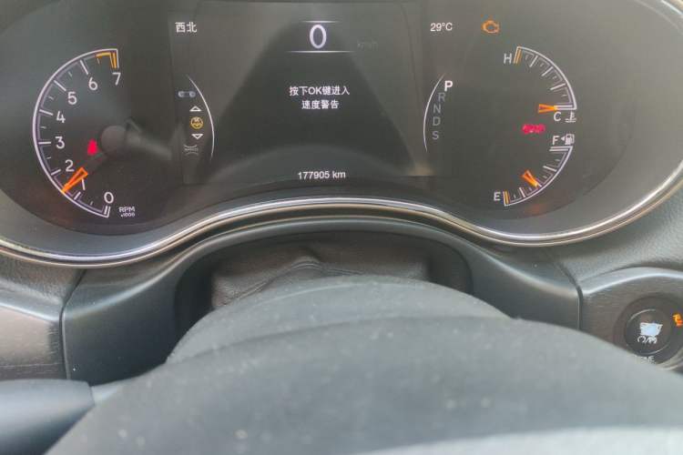 Used Jeep Grand Cherokee 2014 3.6L Elite Navigation Edition Odometer Close Up
