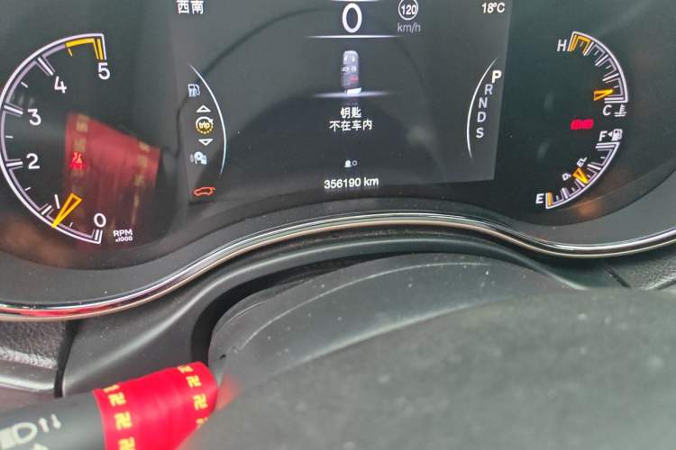 Used Jeep Grand Cherokee 2014 3.0TD Diesel Comfort Navigation Version Odometer Close Up