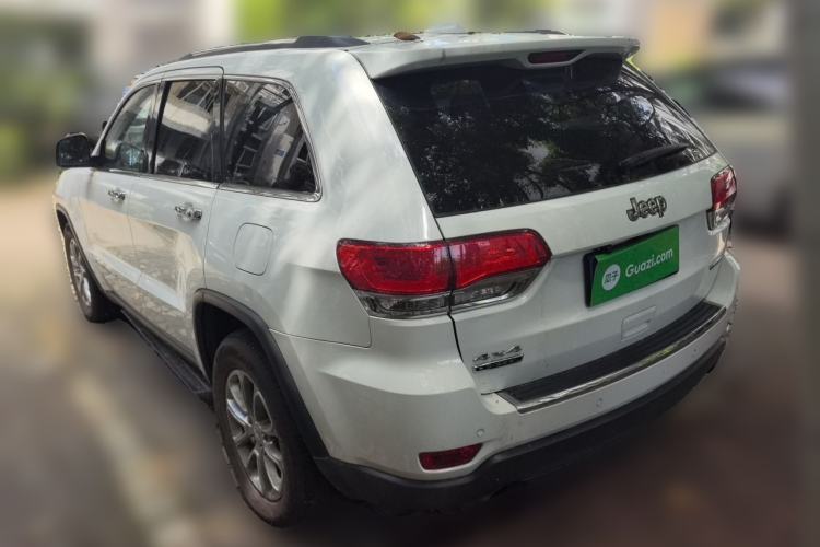 Used Jeep Grand Cherokee 2014 3.0TD Diesel Comfort Navigation Version Rear Left 45 Deg