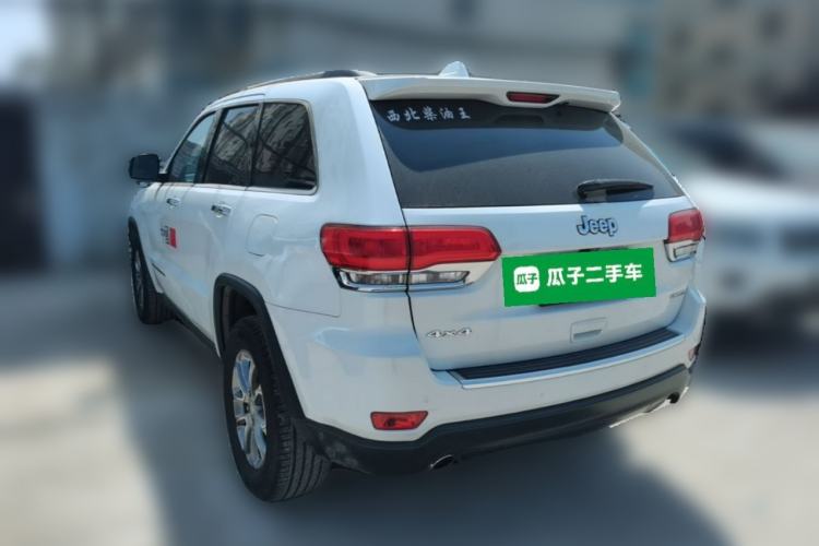 Used Jeep Grand Cherokee 2014 3.0TD Diesel Comfort Navigation Version Rear Left 45 Deg