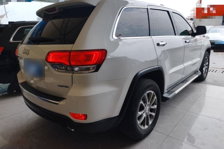 Used Jeep Grand Cherokee 2014 3.0L Comfort Navigation Edition Rear Right 45 Deg