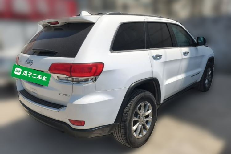 Used Jeep Grand Cherokee 2014 3.0TD Diesel Comfort Navigation Version Rear Right 45 Deg