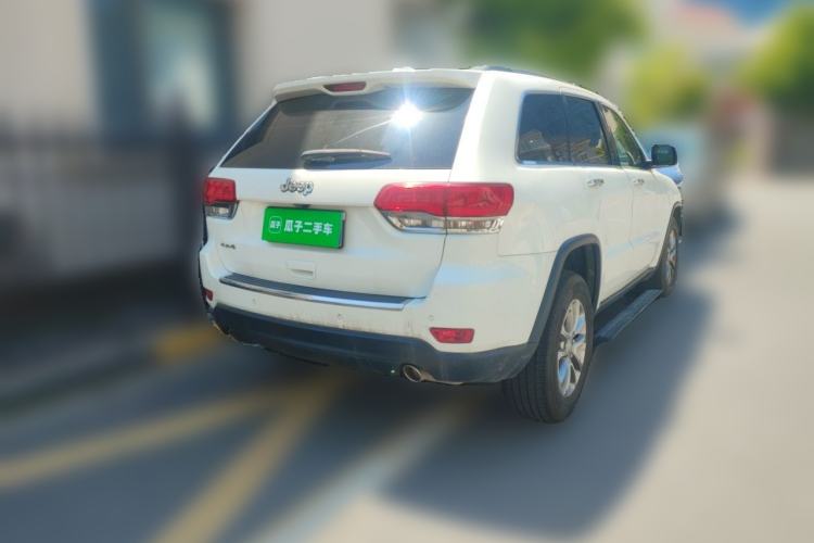 Used Jeep Grand Cherokee 2014 3.6L Elite Navigation Edition Rear Right 45 Deg
