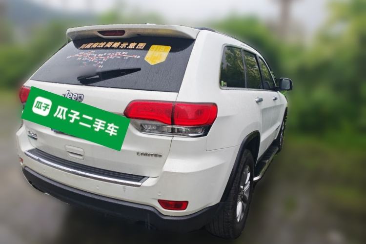 Used Jeep Grand Cherokee 2014 3.0TD Diesel Comfort Navigation Version Rear Right 45 Deg