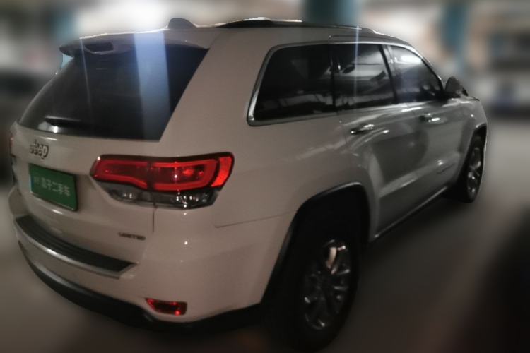 Used Jeep Grand Cherokee 2014 3.0L Comfort Navigation Edition Rear Right 45 Deg