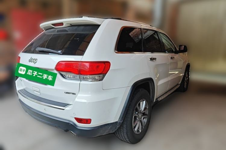 Used Jeep Grand Cherokee 2014 3.0L Comfort Navigation Edition Rear Right 45 Deg