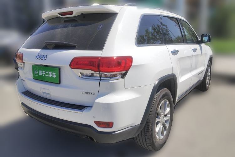 Used Jeep Grand Cherokee 2014 3.6L Elite Navigation Edition Rear Right 45 Deg