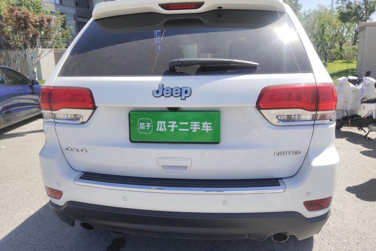 Used Jeep Grand Cherokee 2014 3.6L Elite Navigation Edition Rear