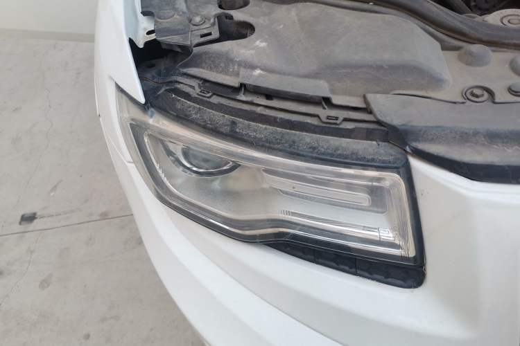 Used Jeep Grand Cherokee 2014 3.6L Flagship Prestige Edition Right Front Headlight