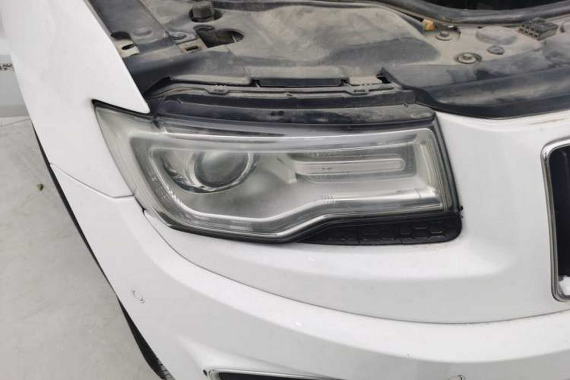 Used Jeep Grand Cherokee 2014 3.0L Comfort Navigation Edition Right Front Headlight