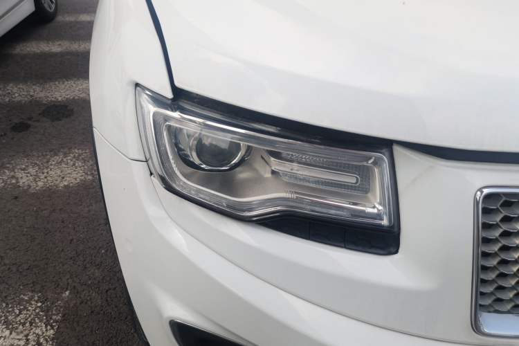 Used Jeep Grand Cherokee 2014 3.0L Comfort Navigation Edition Right Front Headlight