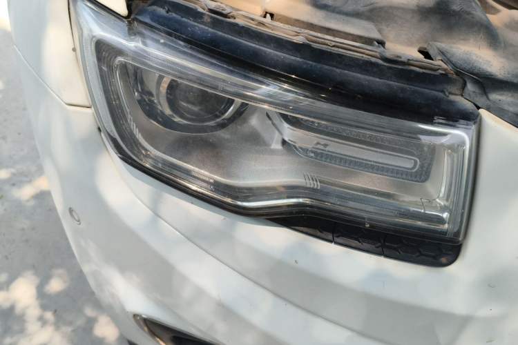 Used Jeep Grand Cherokee 2014 3.6L Elite Navigation Edition Right Front Headlight