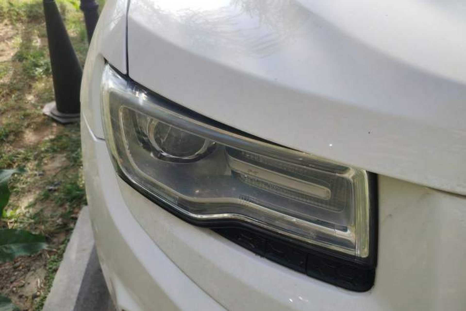 Used Jeep Grand Cherokee 2014 3.6L Elite Navigation Edition Right Front Headlight
