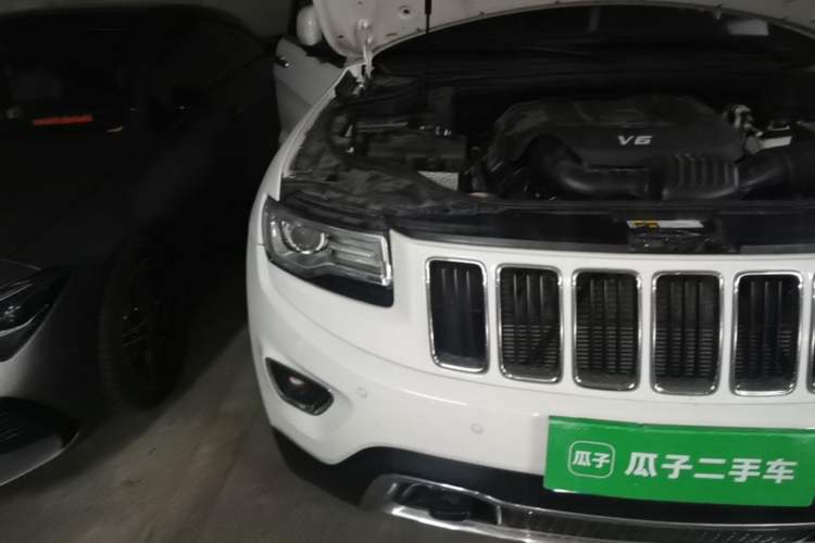 Used Jeep Grand Cherokee 2014 3.0L Comfort Navigation Edition Right Front Headlight