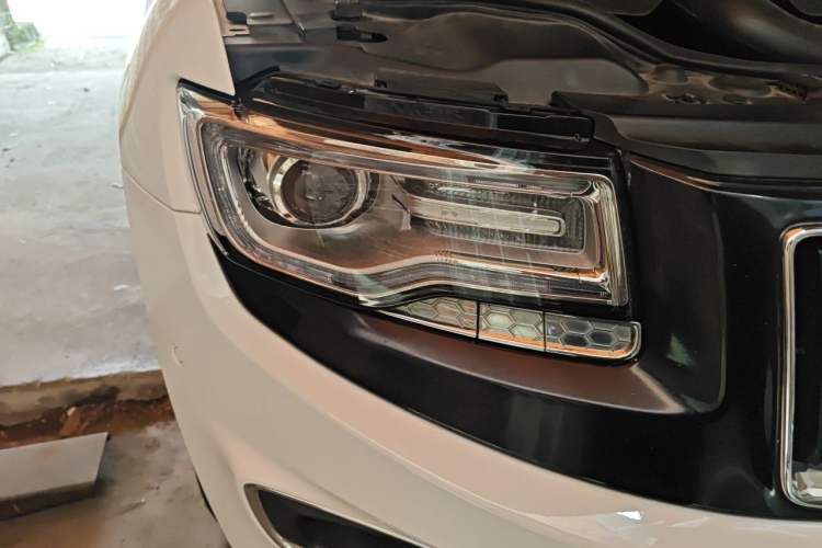Used Jeep Grand Cherokee 2014 3.0L Comfort Navigation Edition Right Front Headlight