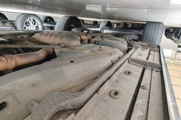 Used Jeep Grand Cherokee 2014 3.0L Comfort Navigation Edition Right Side Sill