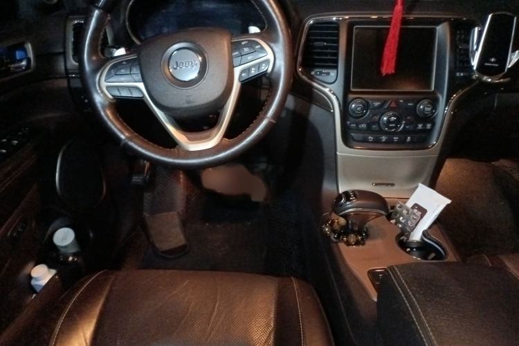 Used Jeep Grand Cherokee 2014 3.0L Flagship Zunyue Edition Steering Wheel