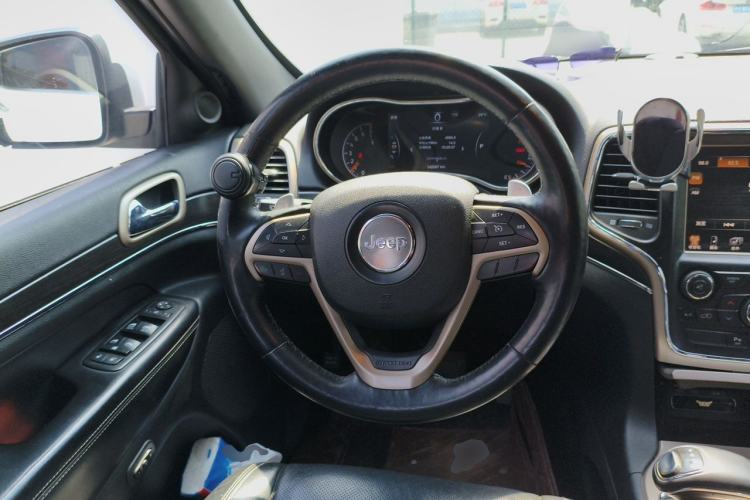 Used Jeep Grand Cherokee 2014 3.6L Elite Navigation Edition Steering Wheel