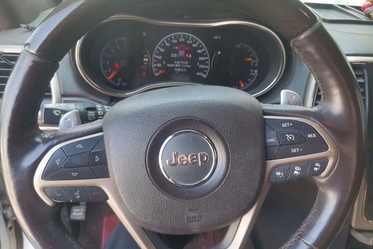 Used Jeep Grand Cherokee 2014 3.6L Flagship Prestige Edition Steering Wheel