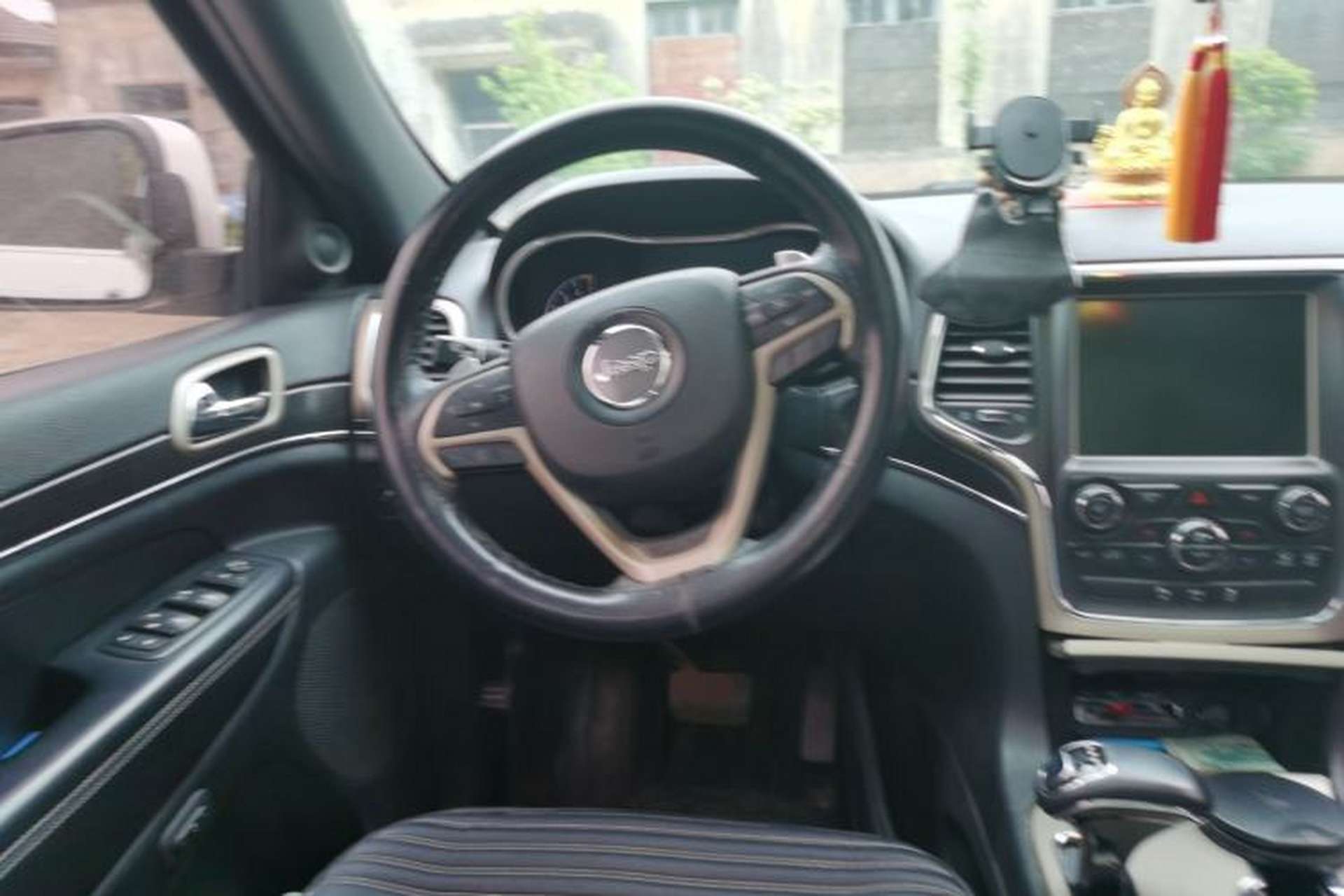 Used Jeep Grand Cherokee 2014 3.0L Comfort Navigation Edition Steering Wheel