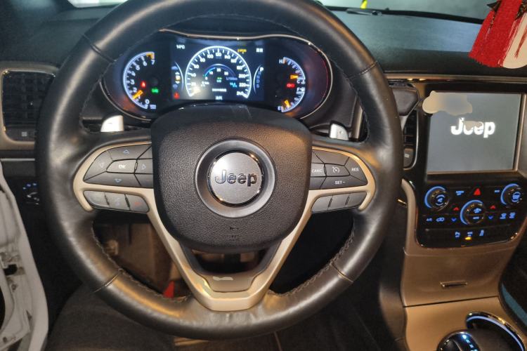 Used Jeep Grand Cherokee 2014 3.6L Elite Navigation Edition Steering Wheel