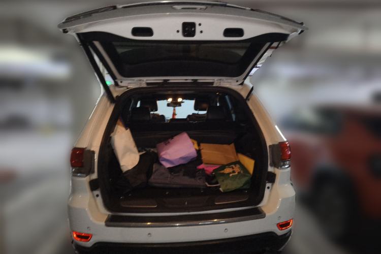 Used Jeep Grand Cherokee 2014 3.6L Elite Navigation Edition Trunk