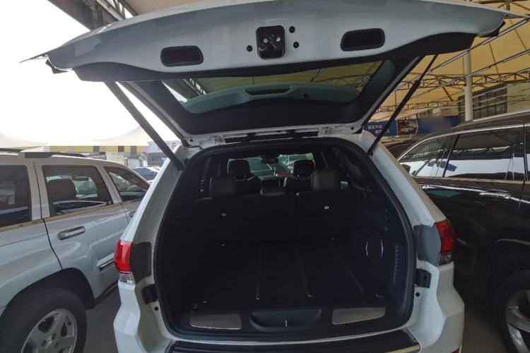 Used Jeep Grand Cherokee 2014 3.6L Elite Navigation Edition Trunk