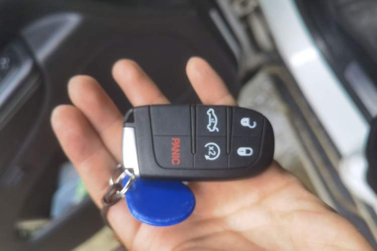 Used Jeep Grand Cherokee 2014 3.0TD Diesel Comfort Navigation Version Vehicle Key