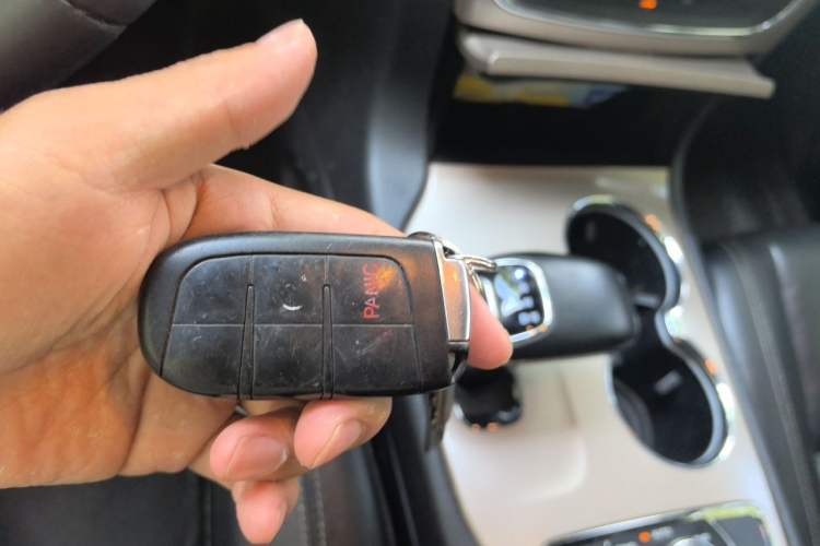 Used Jeep Grand Cherokee 2014 3.0TD Diesel Comfort Navigation Version Vehicle Key