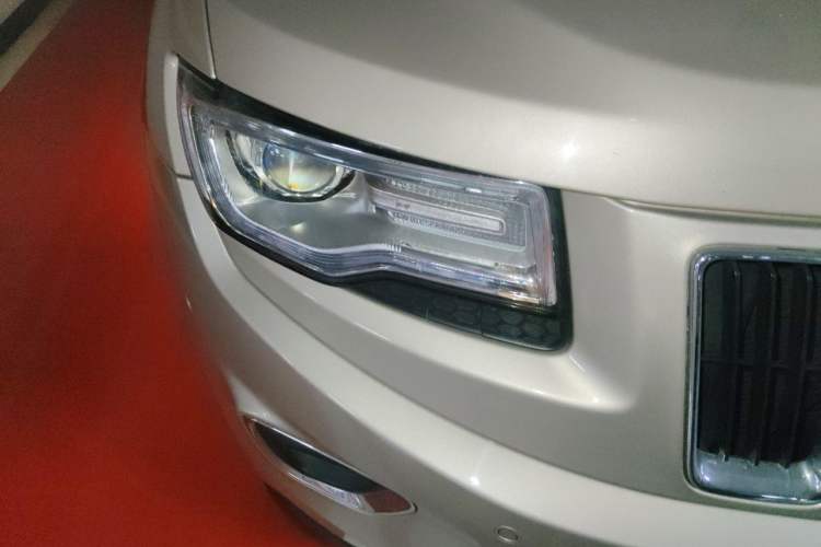 Used Jeep Grand Cherokee 2014 3.0L Comfort Navigation Edition Right Front Headlight