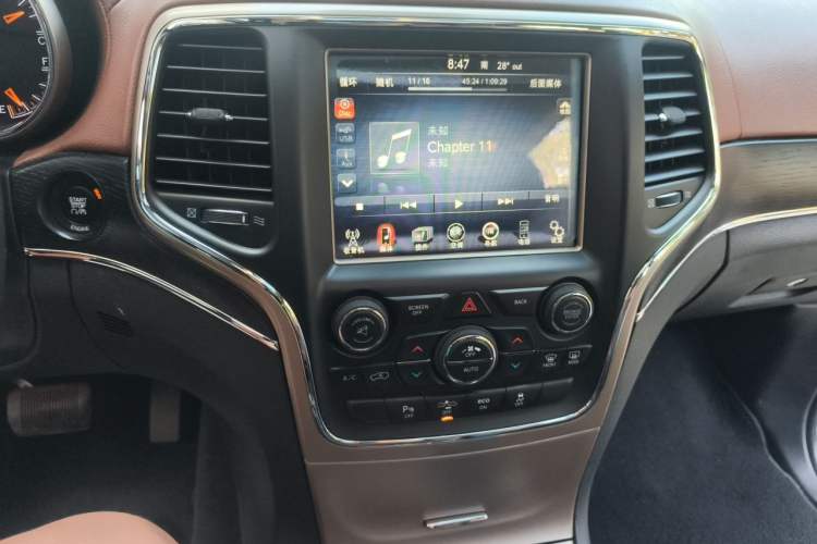 Used Jeep Grand Cherokee 2015 3.6L Flagship Prestige Edition Audio And AC Panel