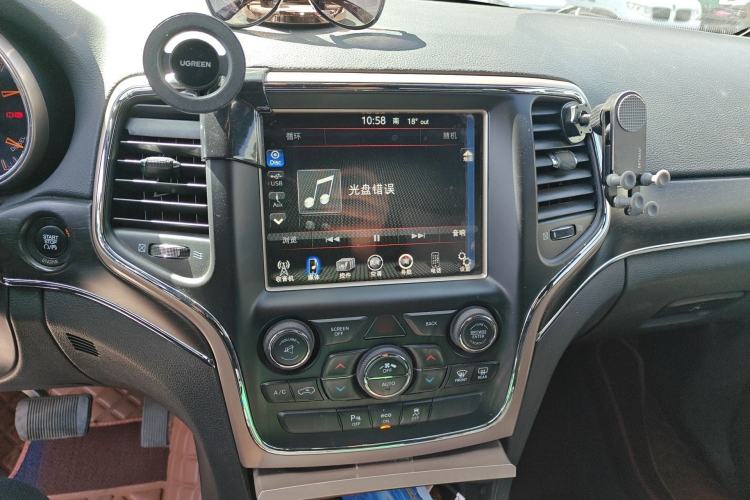 Used Jeep Grand Cherokee 2015 3.0TD Diesel Elite Navigation Edition Audio And AC Panel