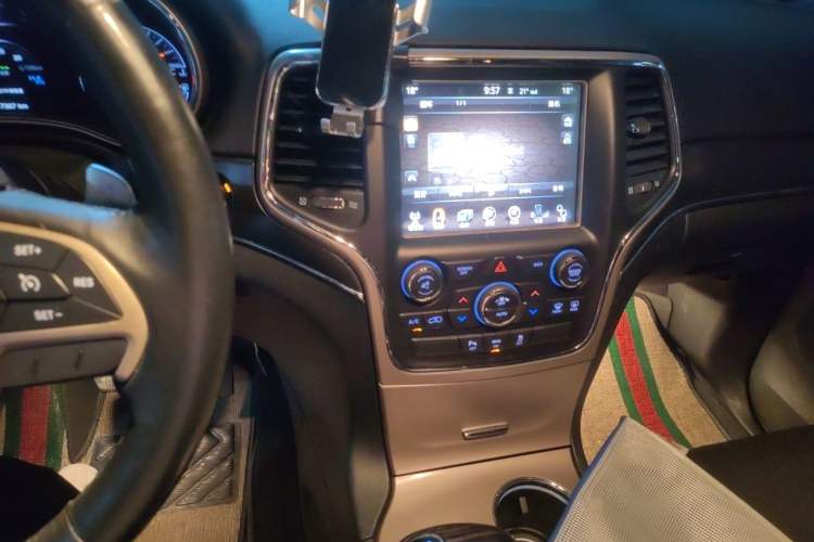 Used Jeep Grand Cherokee 2015 3.6L Elite Navigation Edition Audio And AC Panel