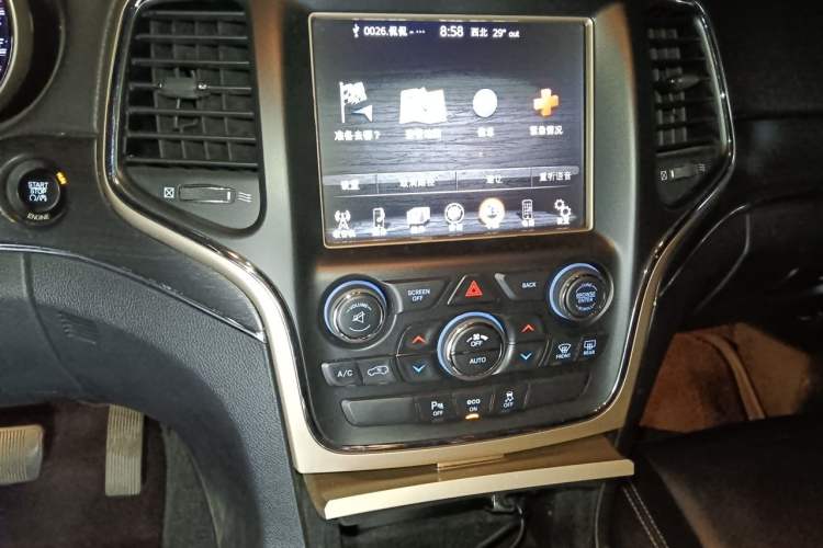 Used Jeep Grand Cherokee 2015 3.0L Comfort Navigation Edition Audio And AC Panel