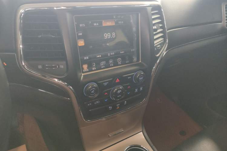 Used Jeep Grand Cherokee 2015 3.0L Elite Navigation Edition Audio And AC Panel