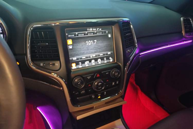 Used Jeep Grand Cherokee 2015 3.0L Comfort Navigation Edition Audio And AC Panel