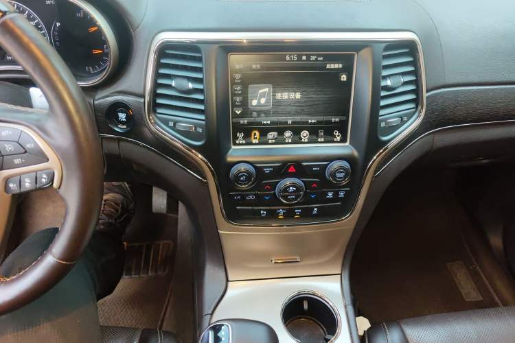 Used Jeep Grand Cherokee 2015 3.6L Flagship Prestige Edition Audio And AC Panel