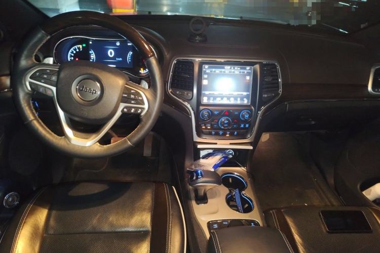 Used Jeep Grand Cherokee 2015 3.6L Luxury Navigation Edition Center Console