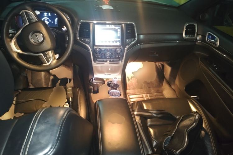 Used Jeep Grand Cherokee 2015 3.0L Comfort Navigation Edition Center Console