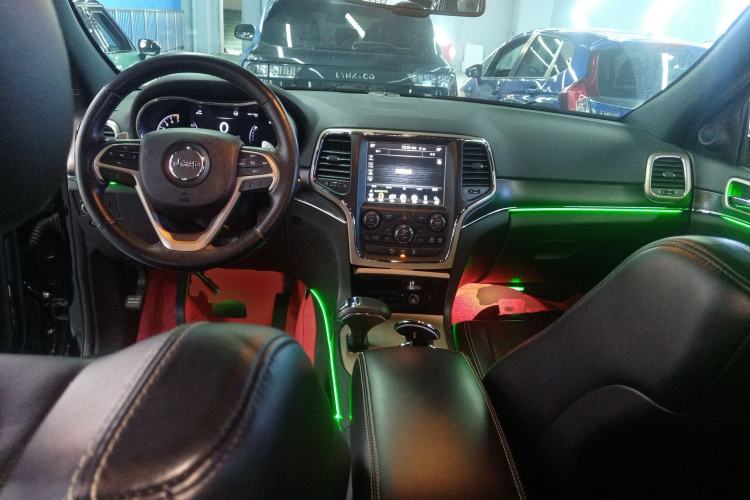 Used Jeep Grand Cherokee 2015 3.0L Comfort Navigation Edition Center Console